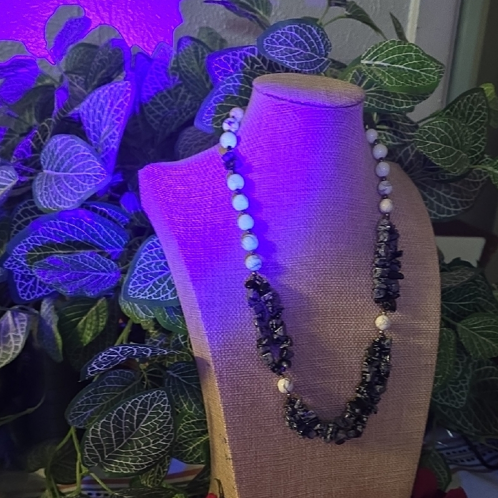 Snowflake Obsidian and Cream/White Howlite Silver Tone Beaded Necklace - Picture 13 of 13